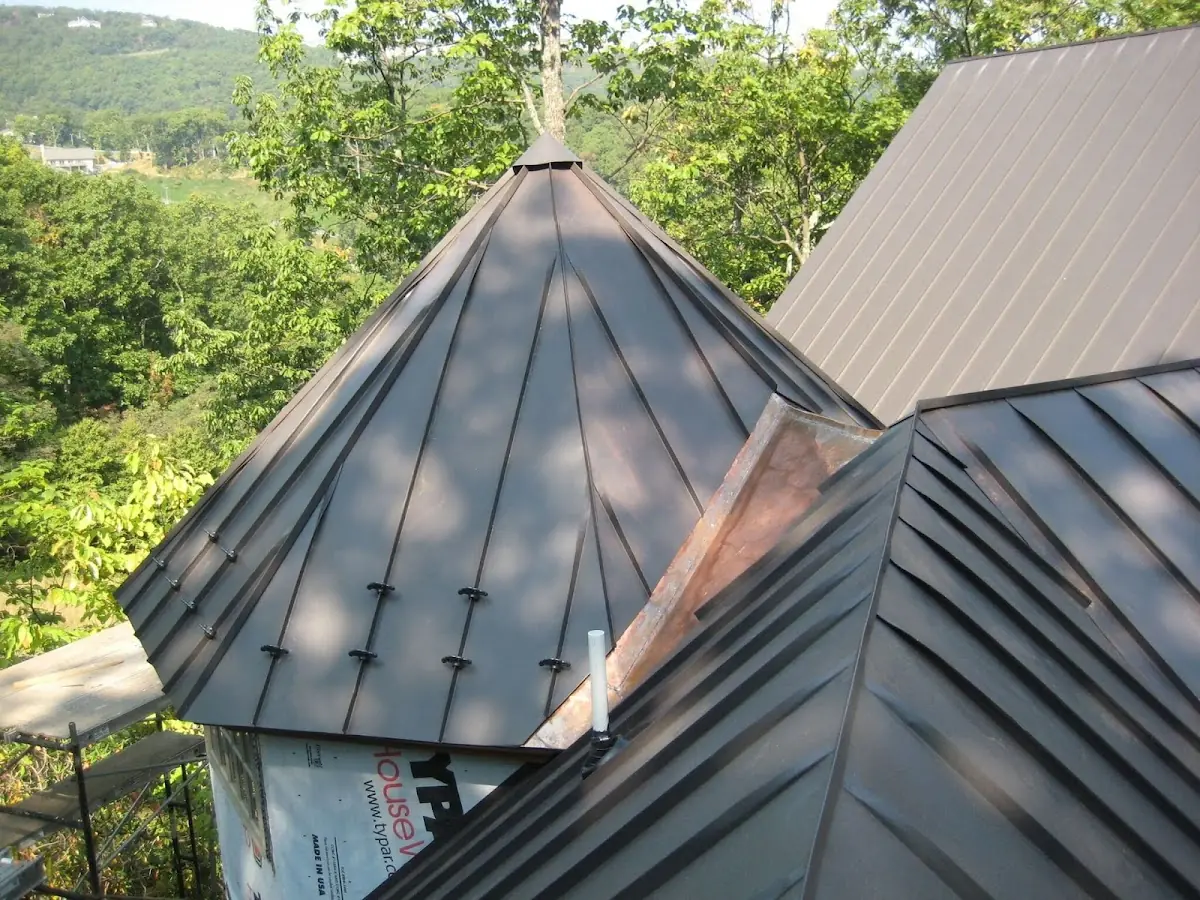 Professional Roof Tarp Installation by Craftsman Roofing in Central Area